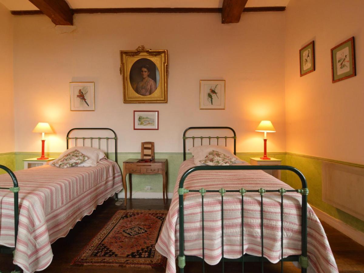 Villa Gorgeous Mansion with Pool in Saint Paul du Bois Chambre photo